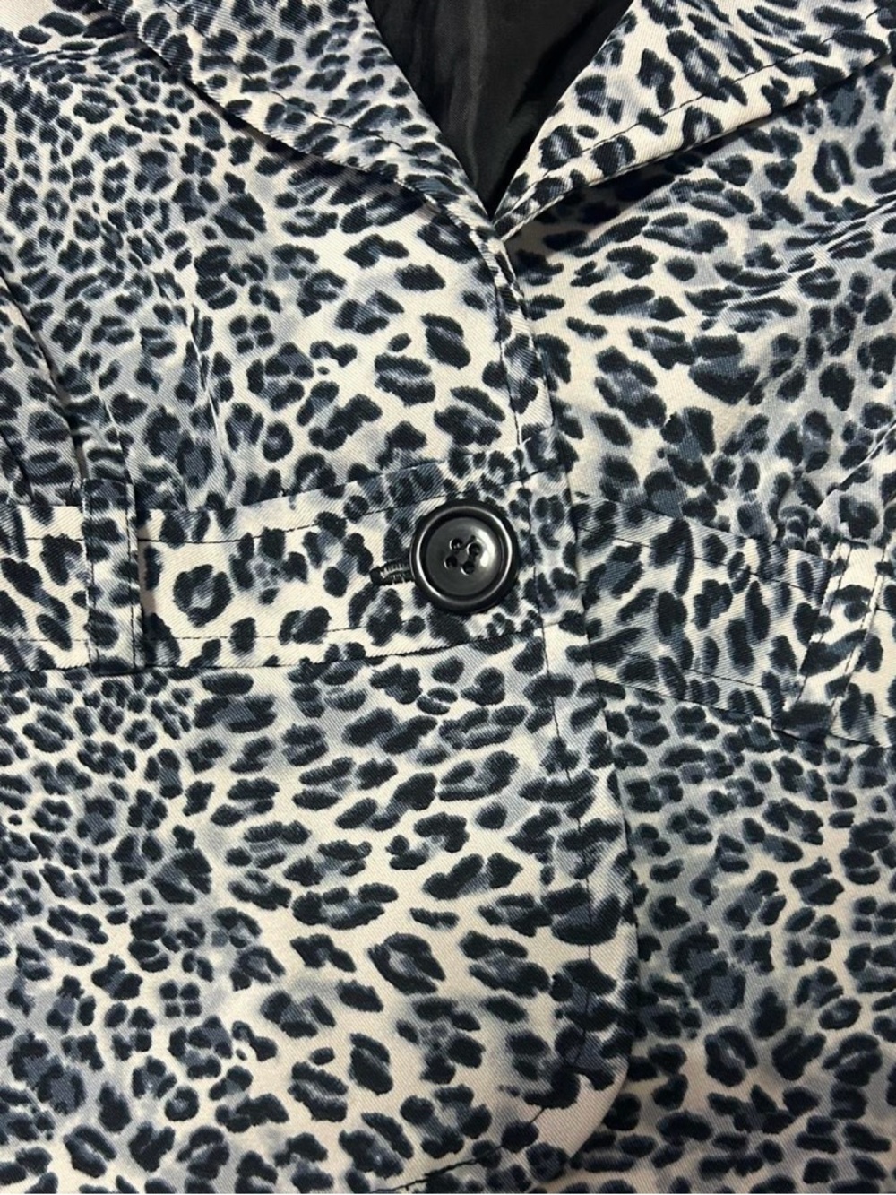 Leopard Print Short Sleeve Blazer - Black & White - Picture 2 of 6